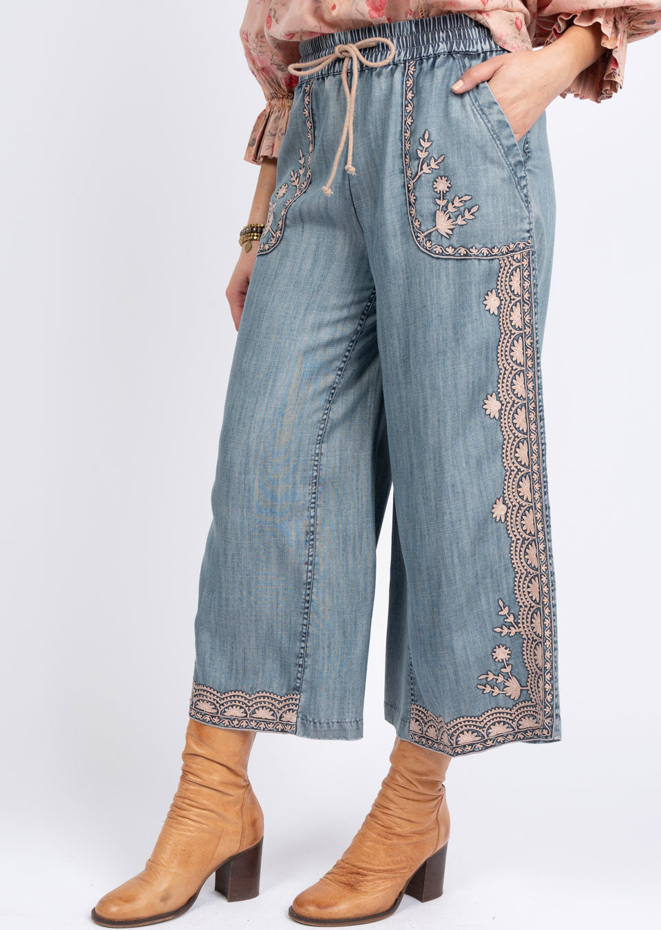 BORDER EMBROIDERED DENIM PANT