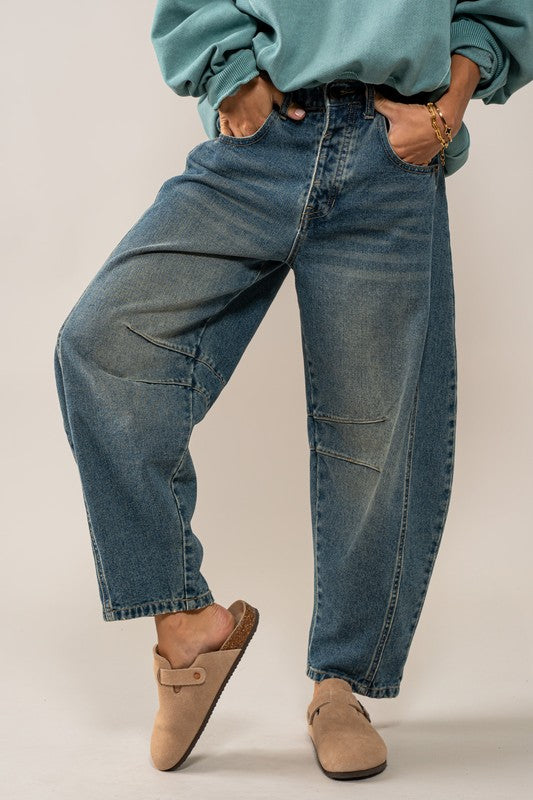 Distressed Essence Barrel Jeans